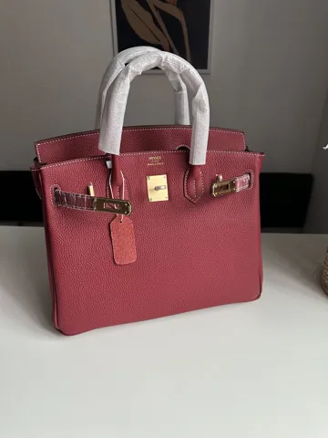 Dark red біла строчка