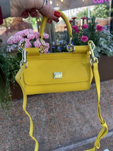 yellow mini
