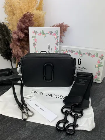 Marc Jacobs Total Black