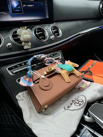 Hermès Kelly Mini 19 Bag in Brown Epsom Leather with Gold Hardware