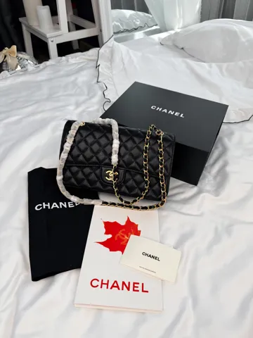Chanel Classic 25 Flap Caviar Black with Gold Hardware