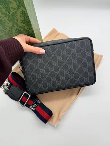 Gucci Messenger Bag GG Supreme