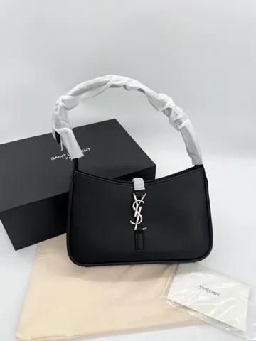 Saint Laurent Le 5 а 7 Hobo Bag Black / silver