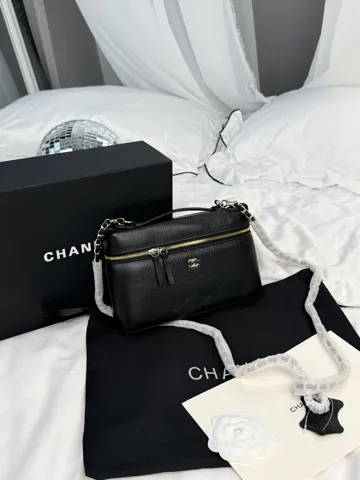 Chanel Vanity Case Black