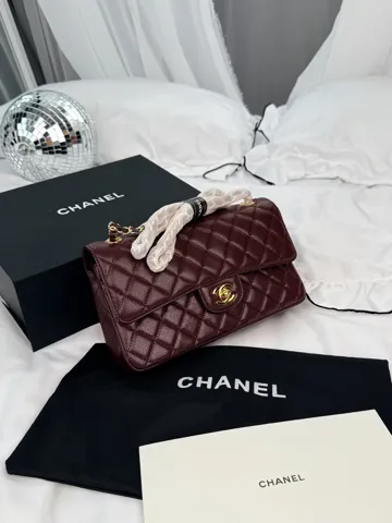 Chanel Classic 25 Flap Caviar Bordo with Gold Hardware