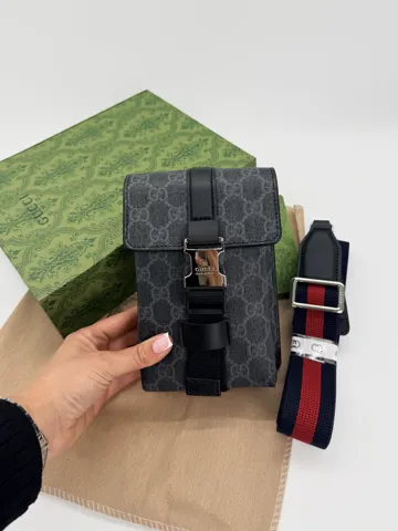 Gucci Messenger Bag GG Supreme