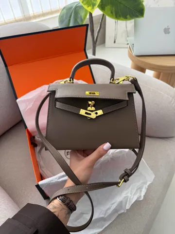 Hermès Kelly 20 Grey (Магнітна коробка)
