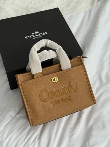 Coach cargo tote